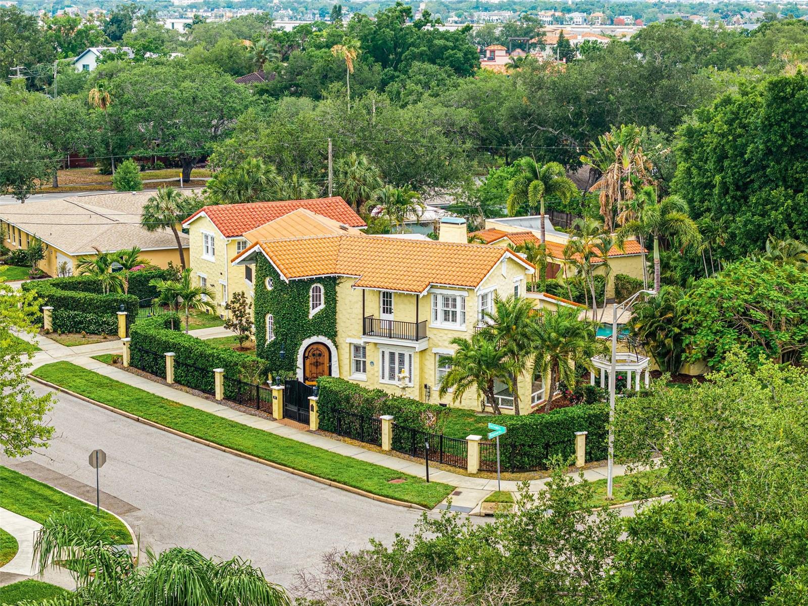 190 BOSPHOROUS AVE, TAMPA, FL, 33606