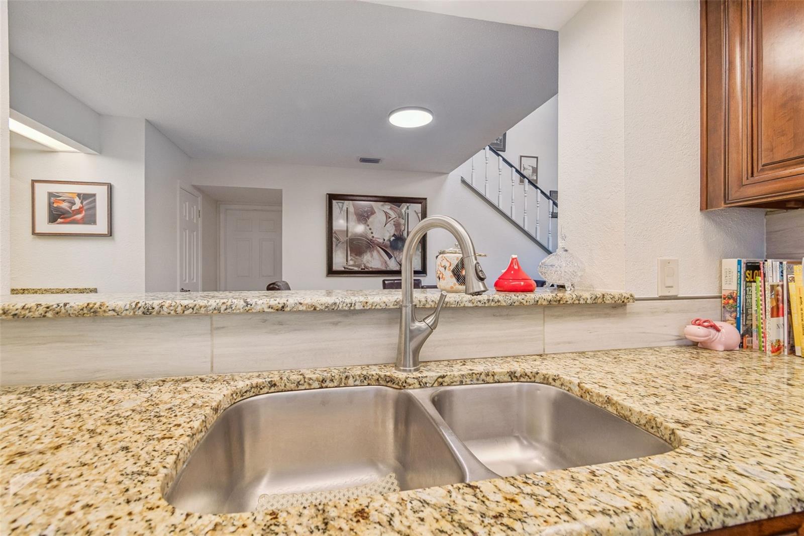 2318 VILLAGE GREEN BLVD, PLANT CITY, FL, 33566
