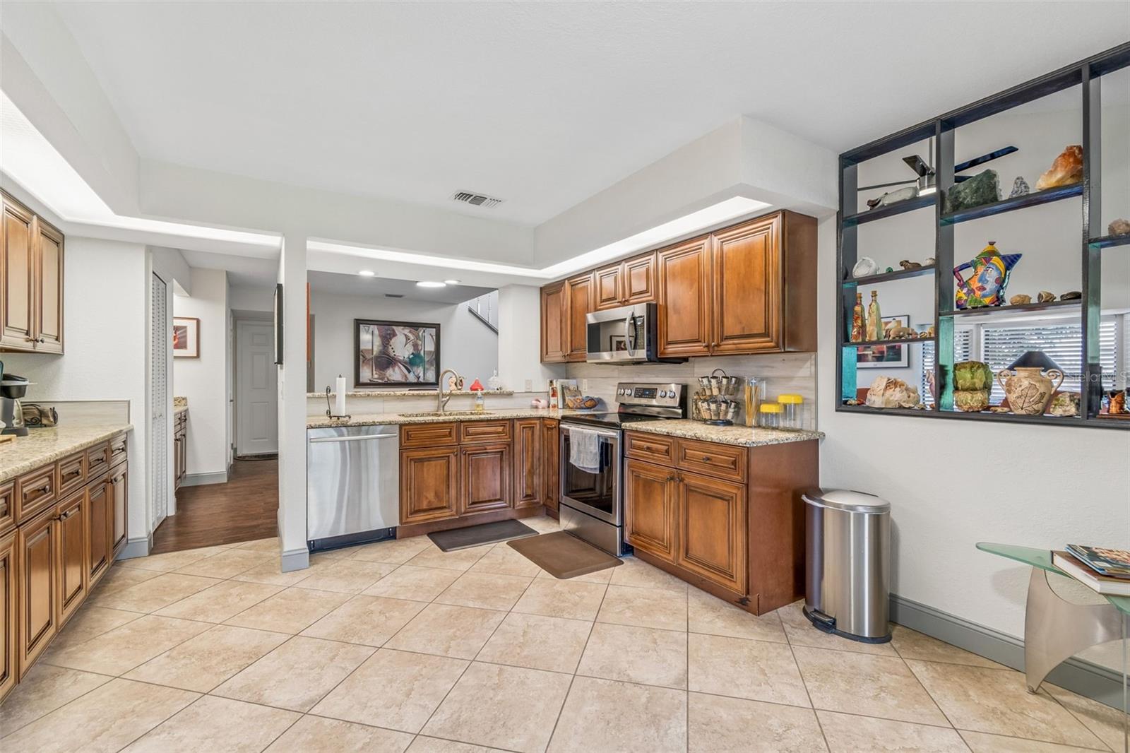 2318 VILLAGE GREEN BLVD, PLANT CITY, FL, 33566