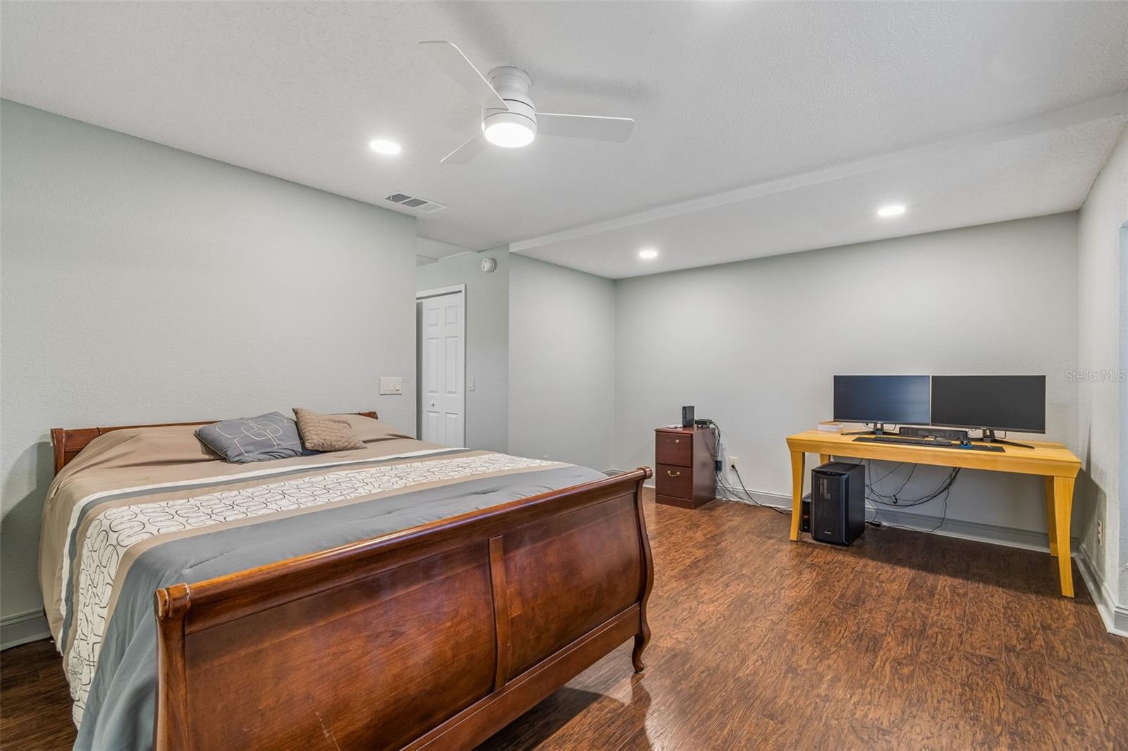2318 VILLAGE GREEN BLVD, PLANT CITY, FL, 33566