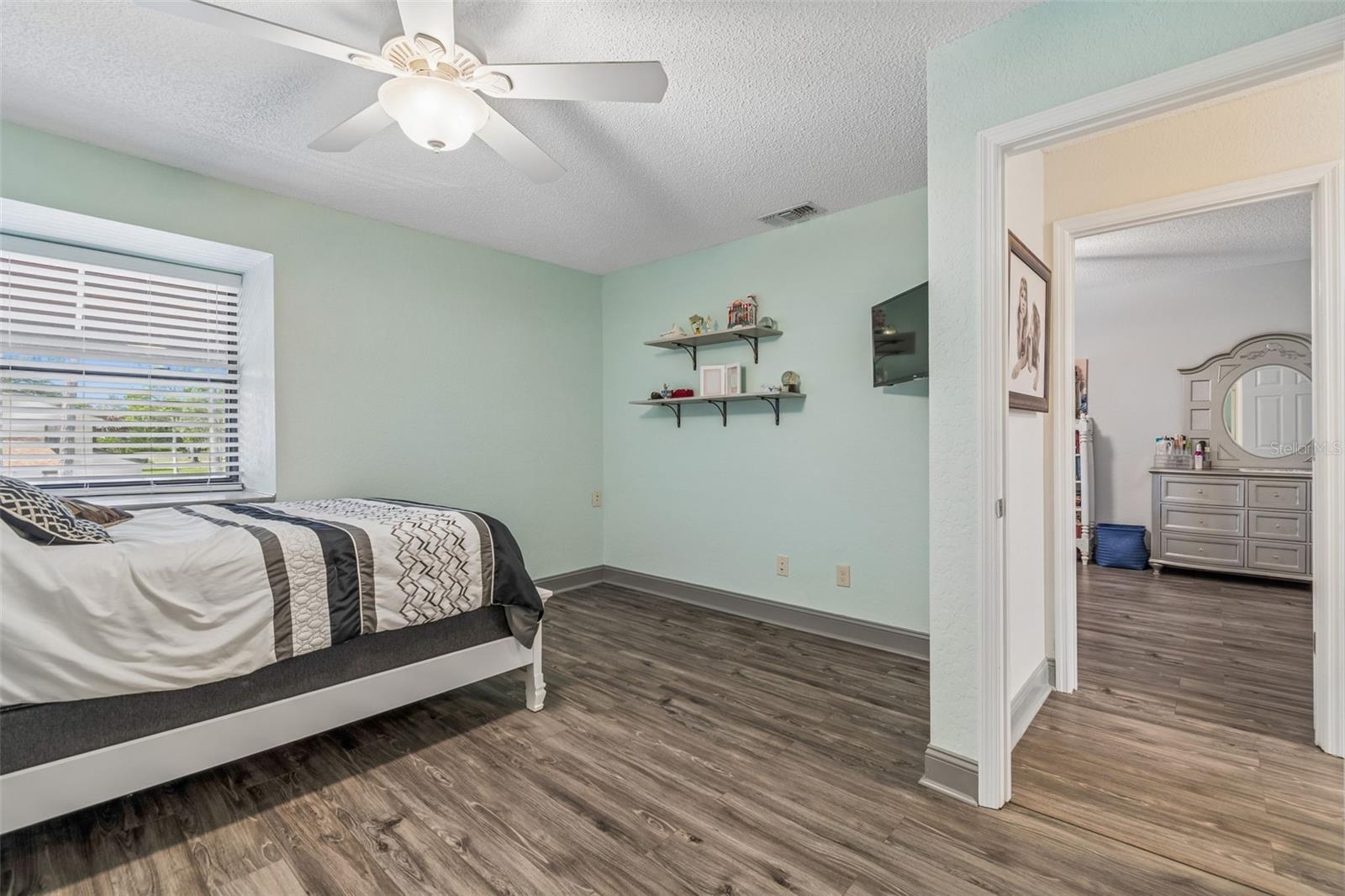 2318 VILLAGE GREEN BLVD, PLANT CITY, FL, 33566
