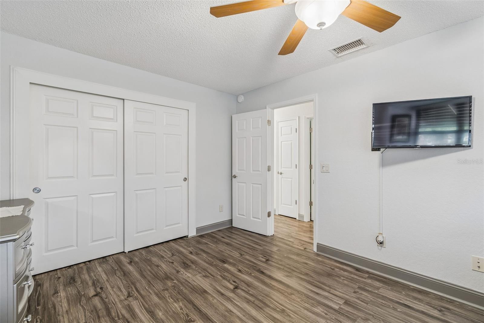 2318 VILLAGE GREEN BLVD, PLANT CITY, FL, 33566
