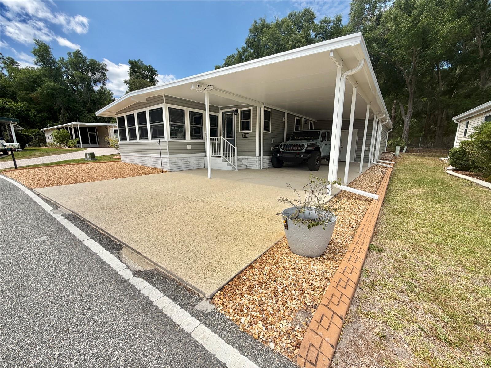 121 TAMARISK WAY, LEESBURG, FL, 34748