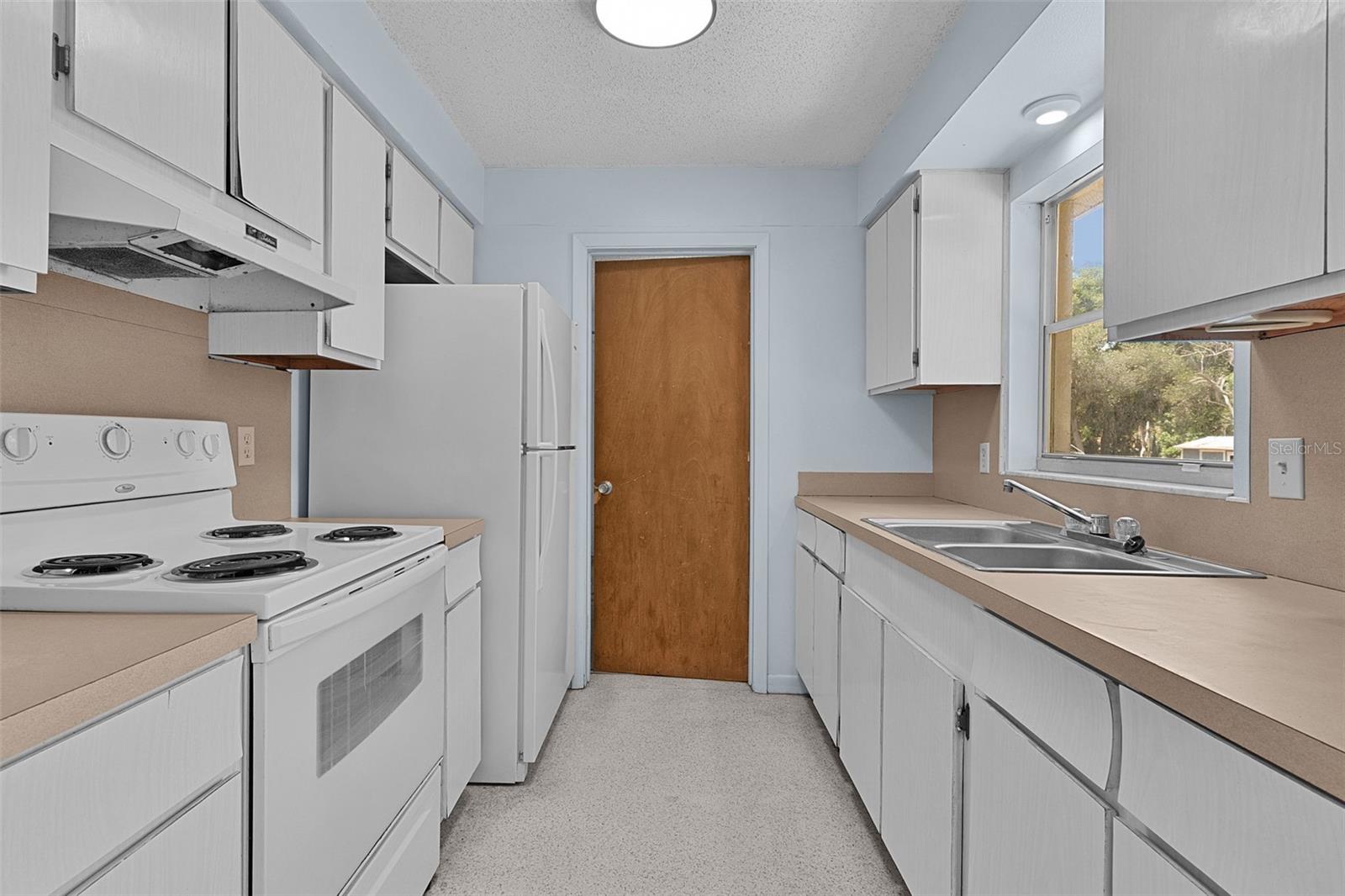 6908 FERN CIR, LEESBURG, FL, 34748