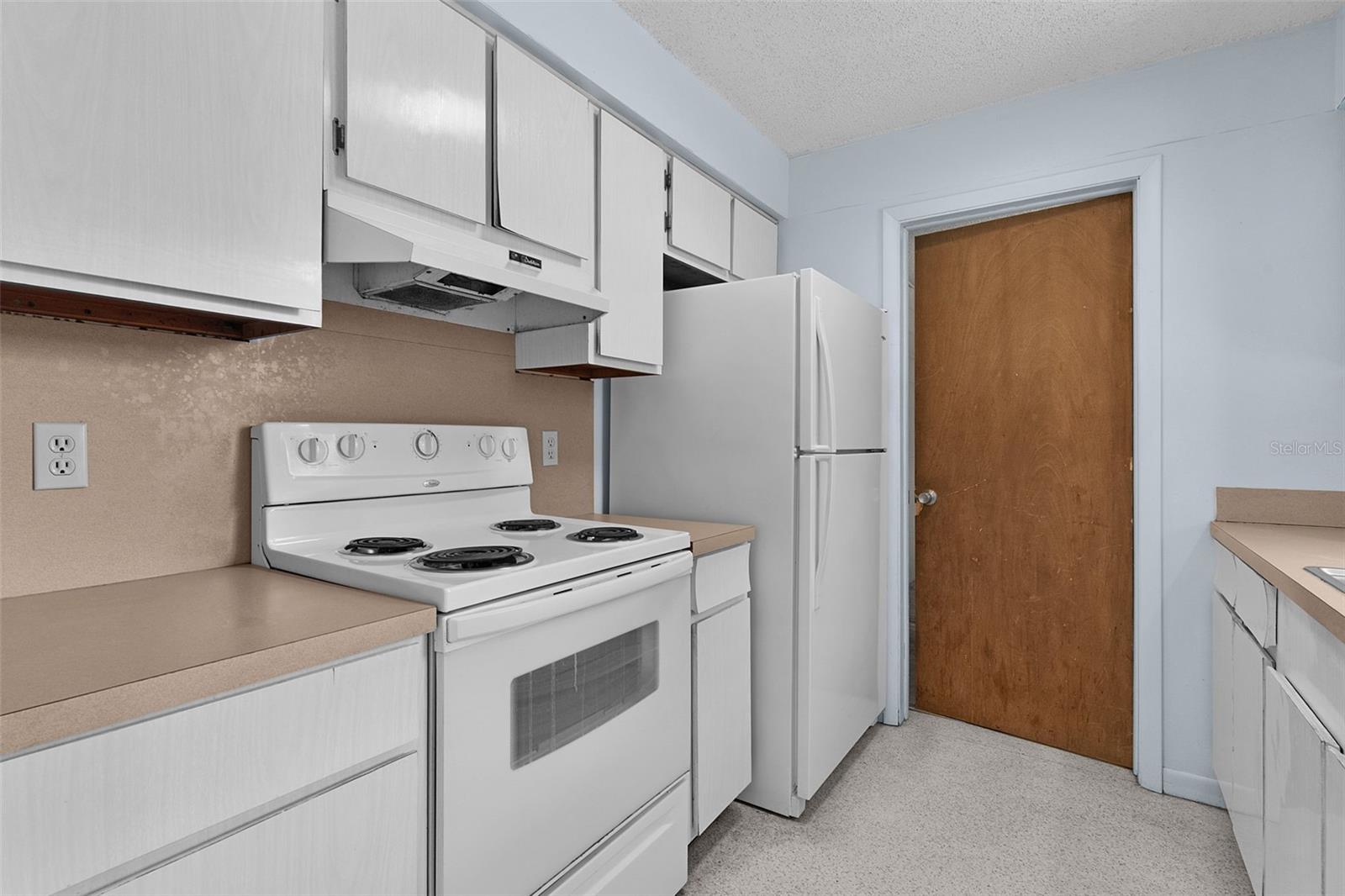 6908 FERN CIR, LEESBURG, FL, 34748