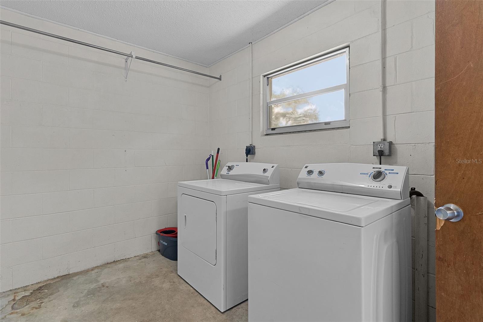 6908 FERN CIR, LEESBURG, FL, 34748