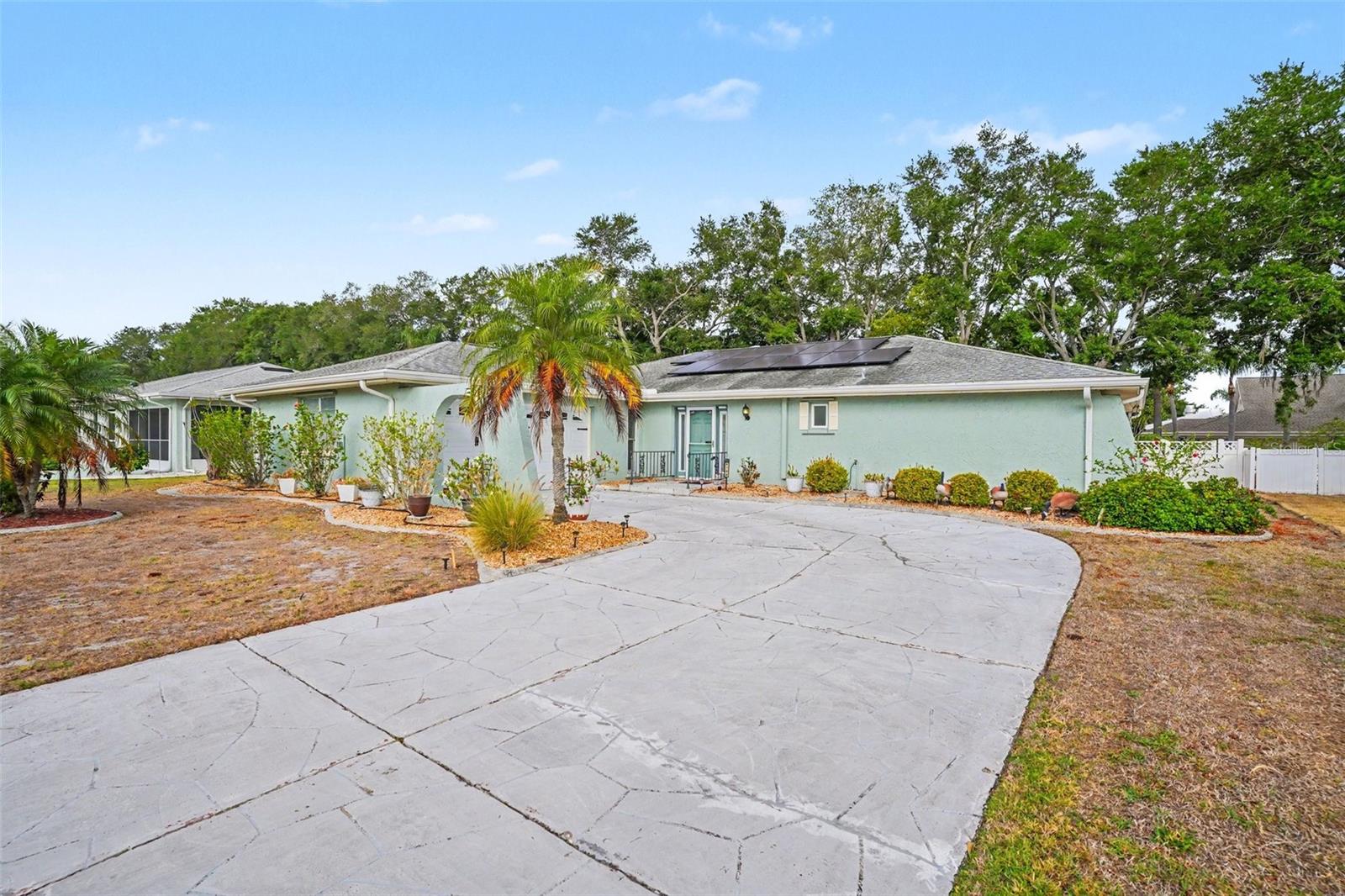 1703 NEW BEDFORD DR, SUN CITY CENTER, FL, 33573