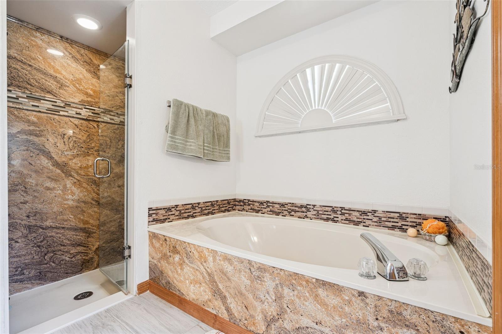 33939 VALENCIA DR, LEESBURG, FL, 34788
