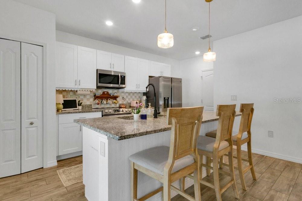2042 1ST AVE, DELAND, FL, 32724