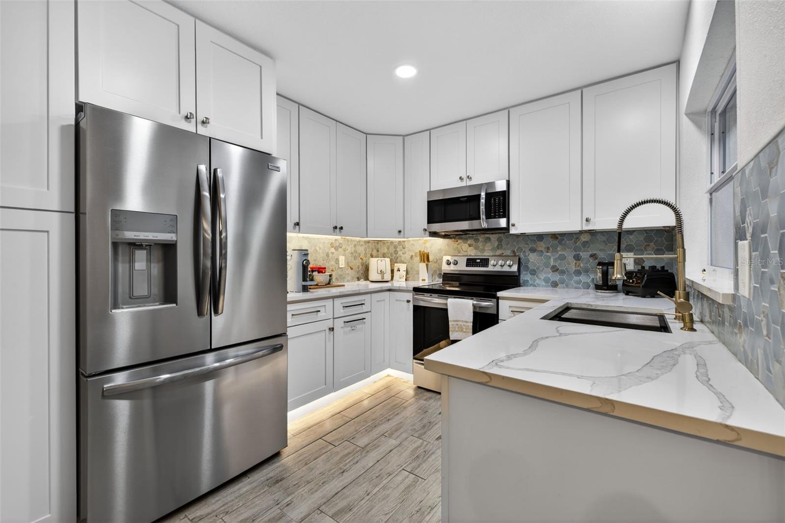 2705 LAKEVILLE DR, TAMPA, FL, 33618