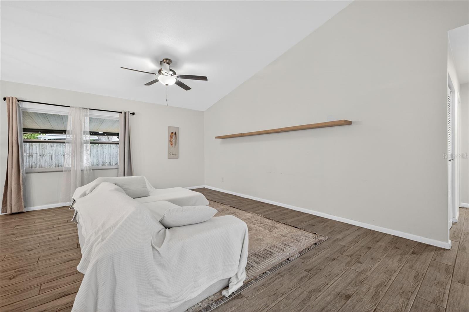 2705 LAKEVILLE DR, TAMPA, FL, 33618