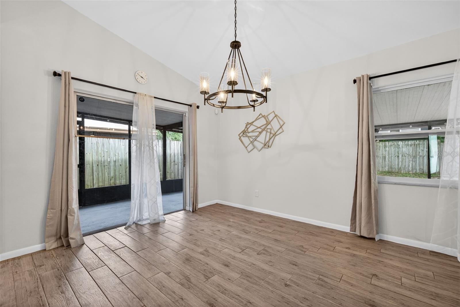 2705 LAKEVILLE DR, TAMPA, FL, 33618