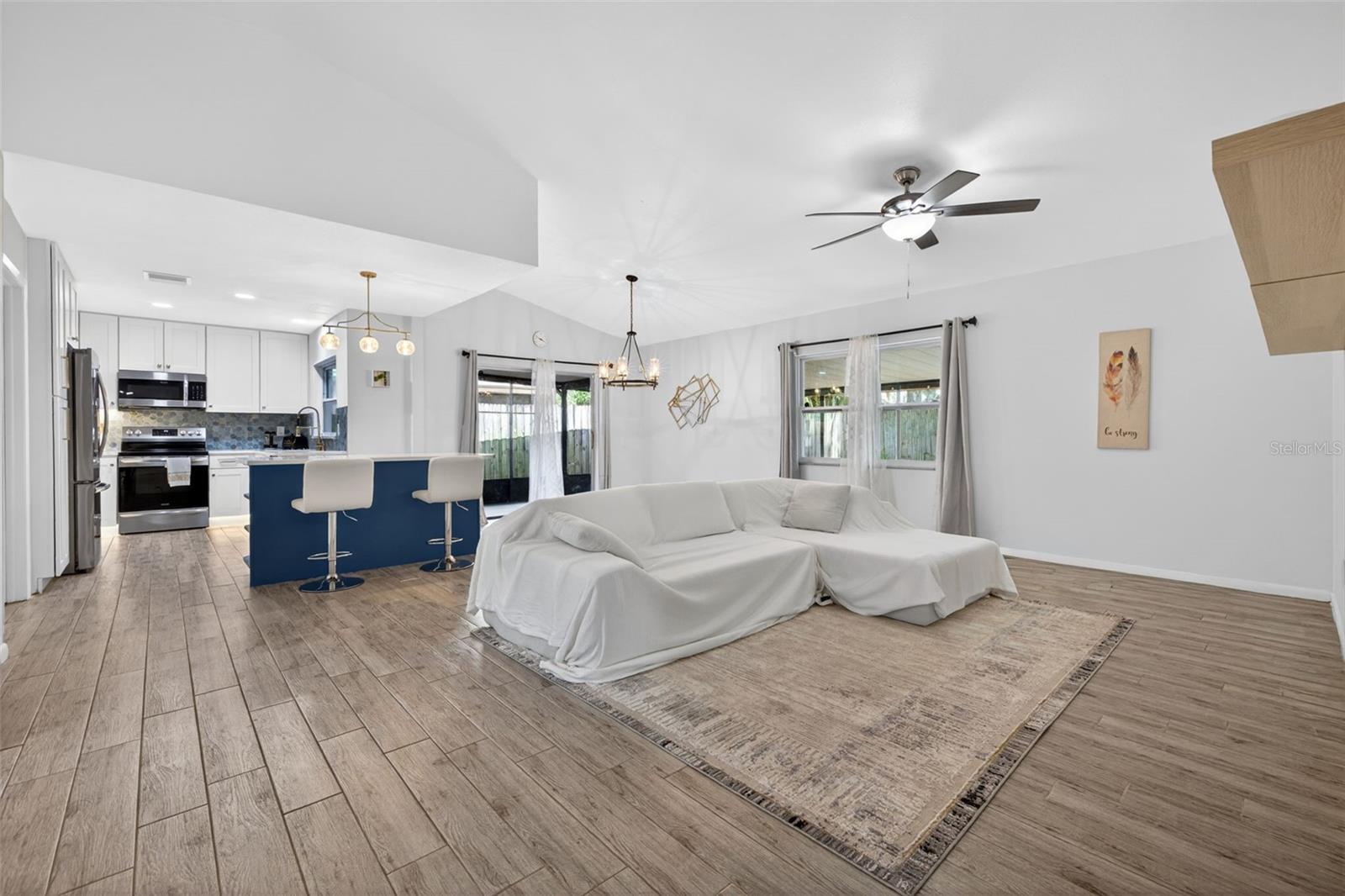 2705 LAKEVILLE DR, TAMPA, FL, 33618