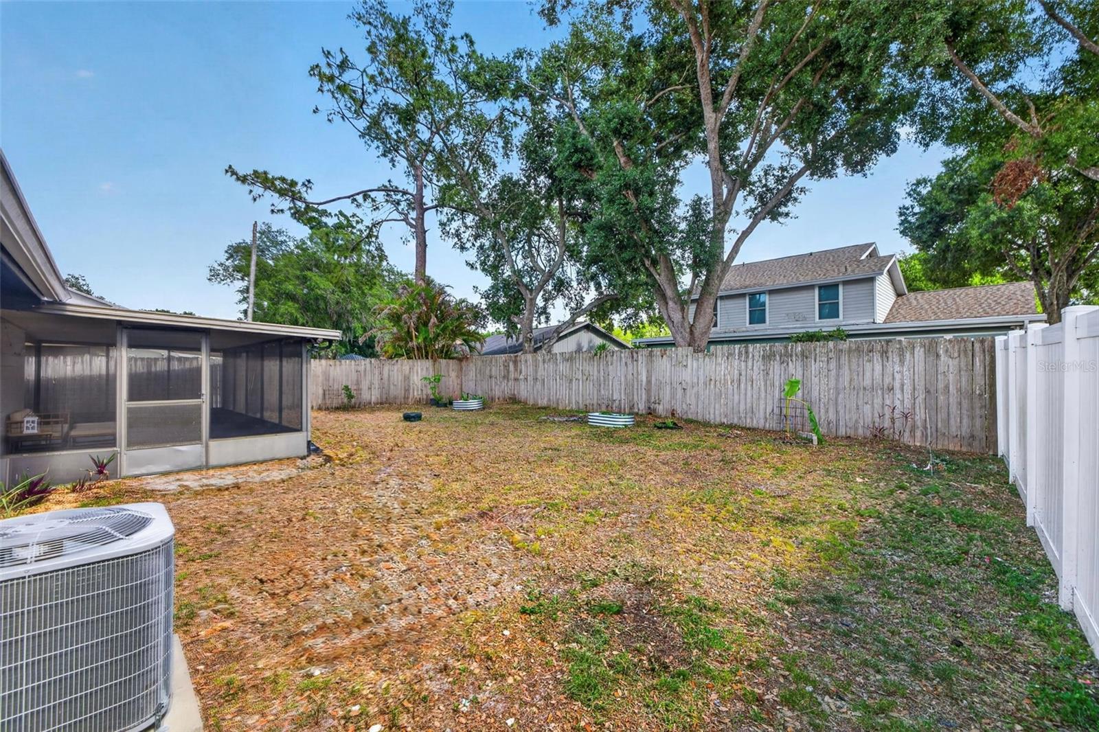 2705 LAKEVILLE DR, TAMPA, FL, 33618