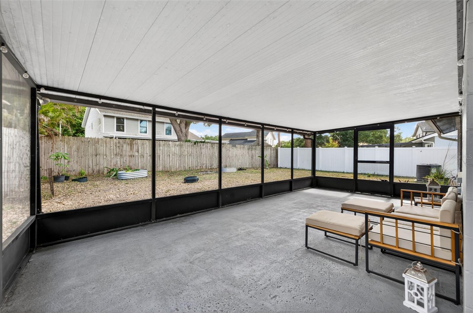 2705 LAKEVILLE DR, TAMPA, FL, 33618