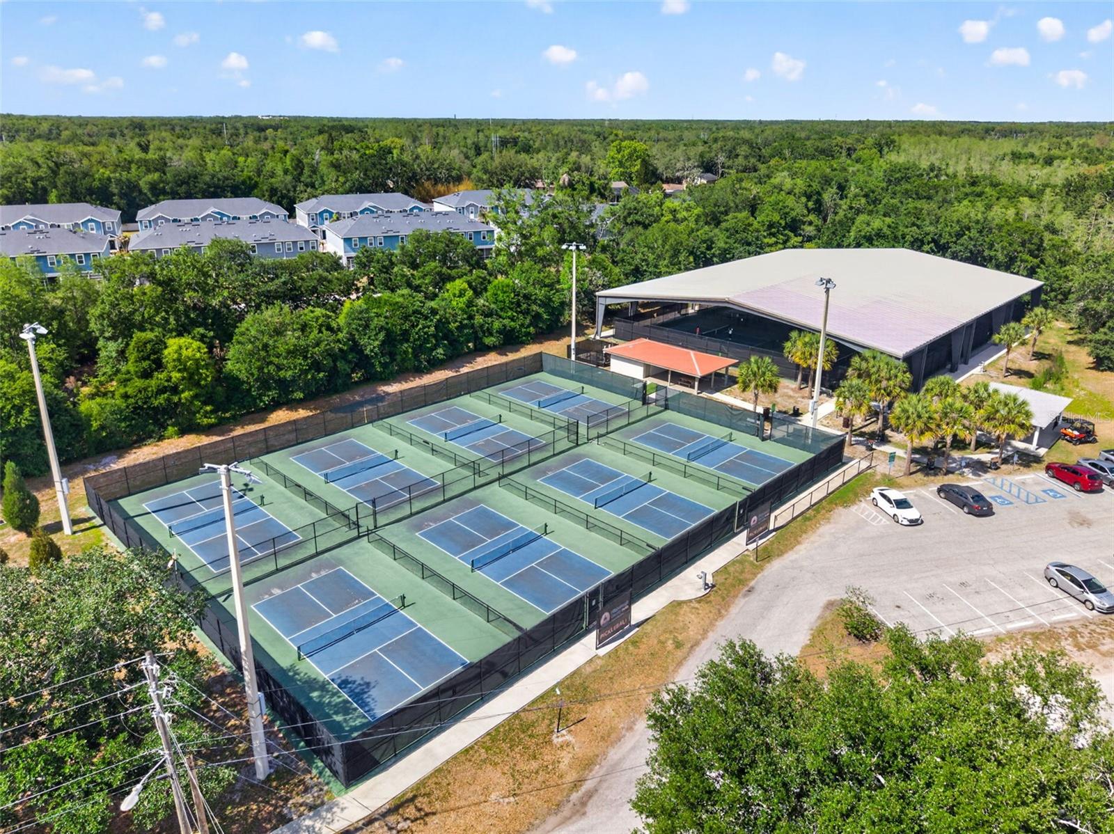 2705 LAKEVILLE DR, TAMPA, FL, 33618