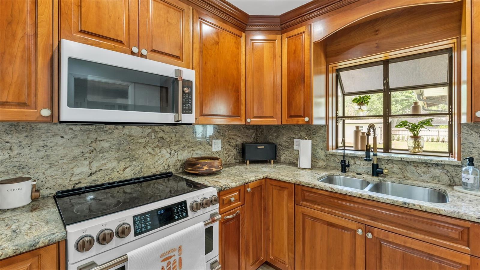 4216 FOREST HILLS DR, LAKELAND, FL, 33813