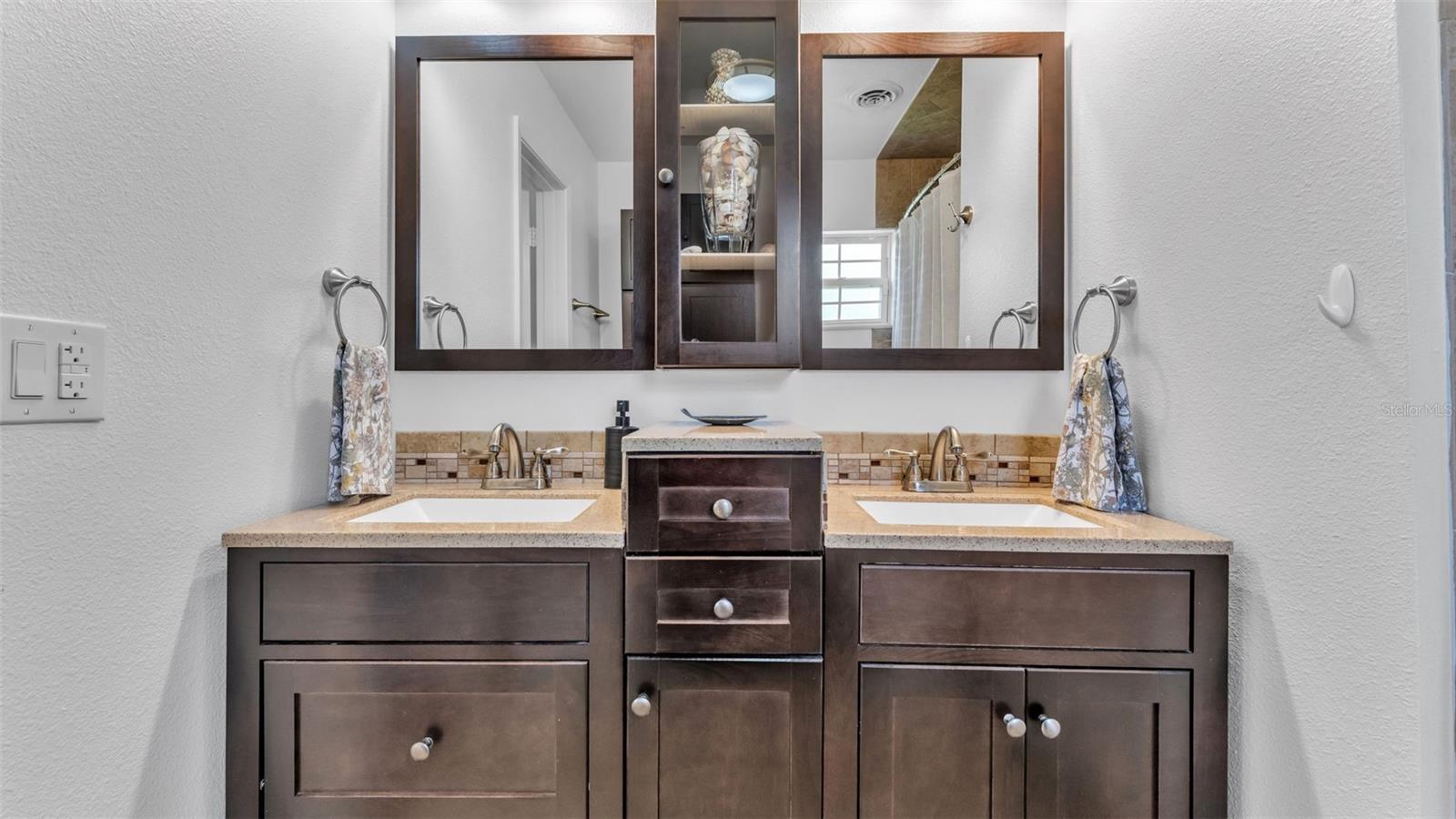 4216 FOREST HILLS DR, LAKELAND, FL, 33813