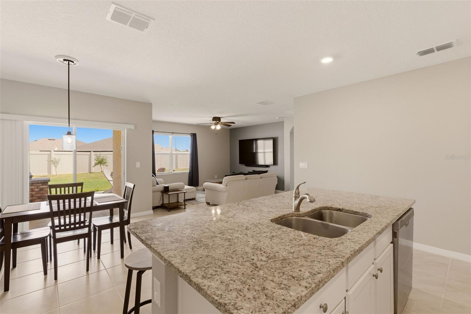 300 WINGED ELM DR, DEBARY, FL, 32713