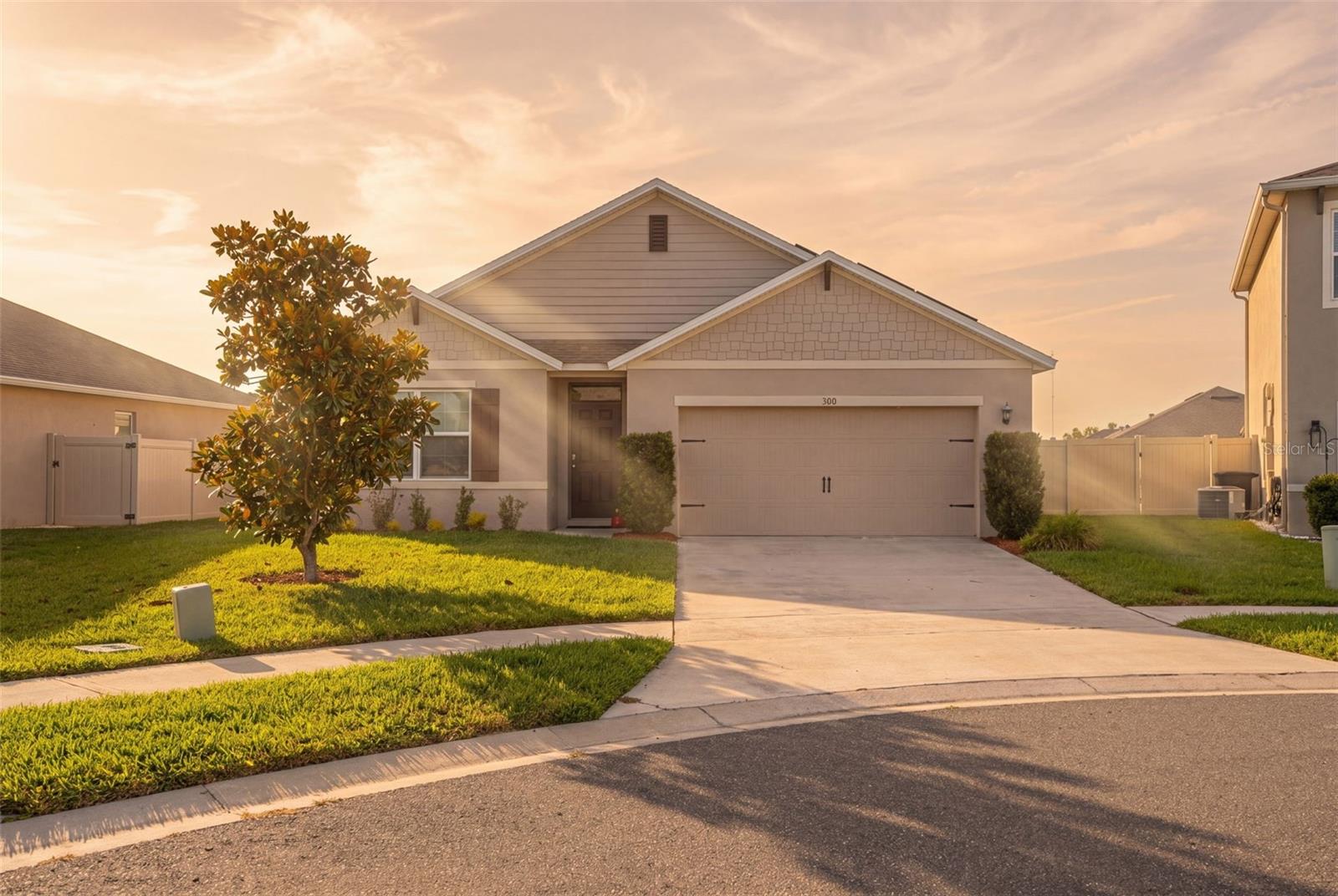 300 WINGED ELM DR, DEBARY, FL, 32713