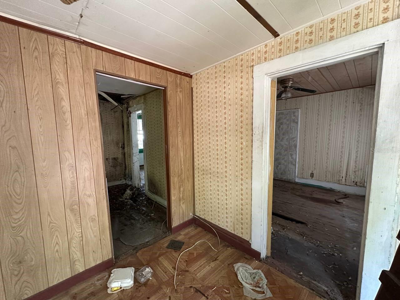 2026 SEMINOLE BLVD S, ST PETERSBURG, FL, 33705