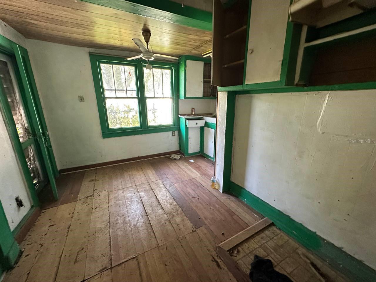 2026 SEMINOLE BLVD S, ST PETERSBURG, FL, 33705