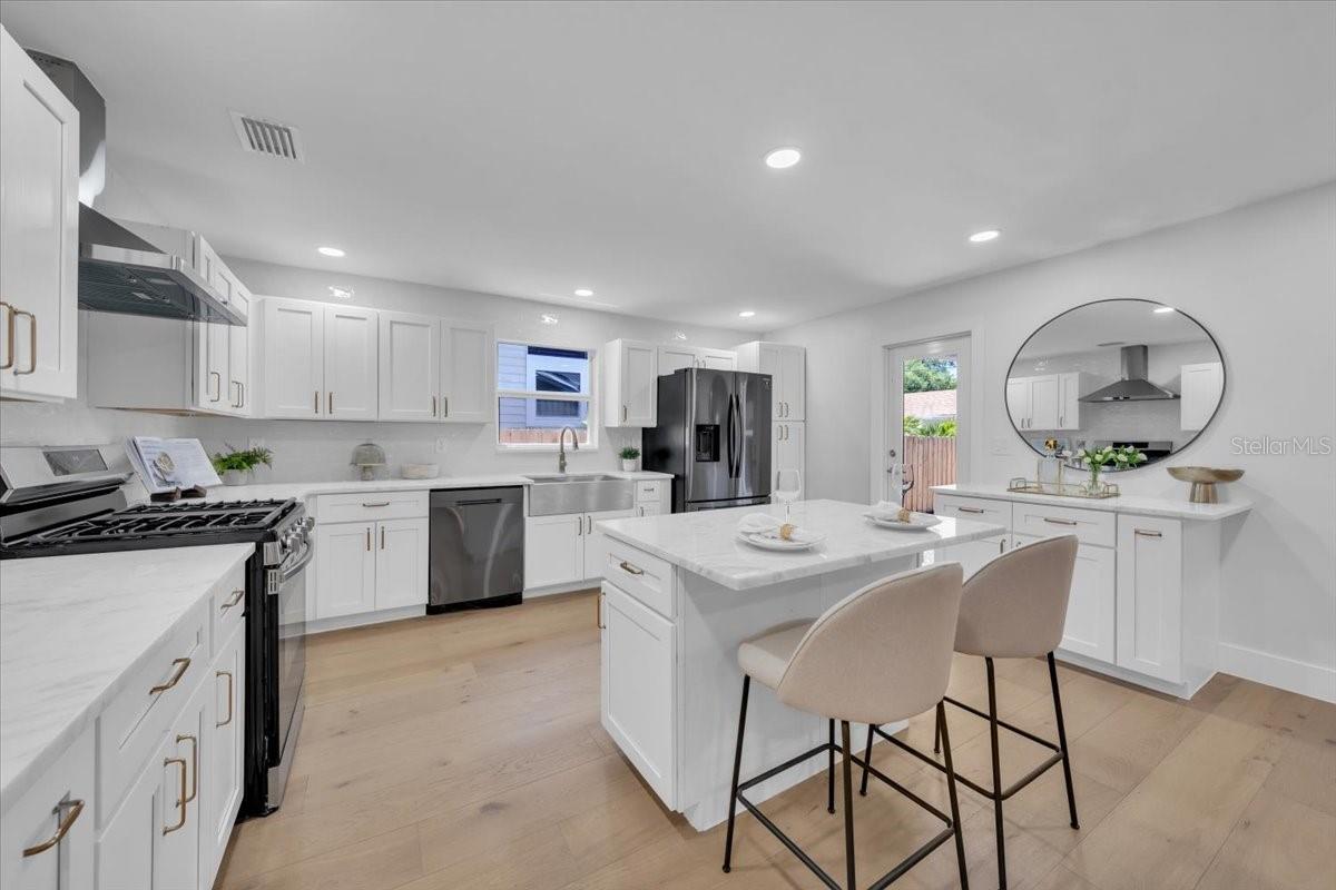 1110 12TH ST N, ST PETERSBURG, FL, 33705