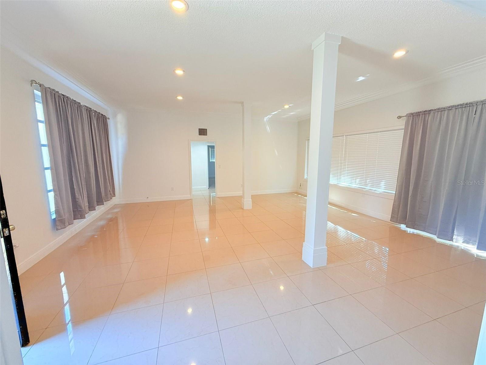 2300 SW 24 ST, MIAMI, FL, 33145