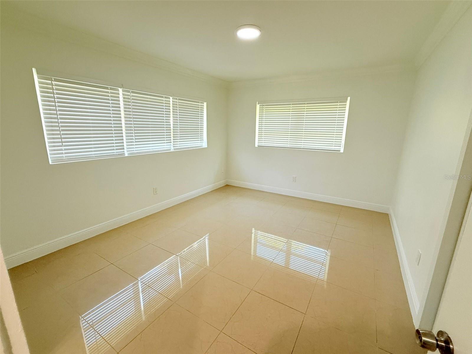 2300 SW 24 ST, MIAMI, FL, 33145