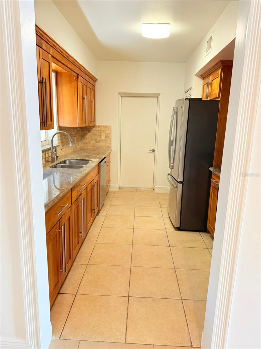 2300 SW 24 ST, MIAMI, FL, 33145