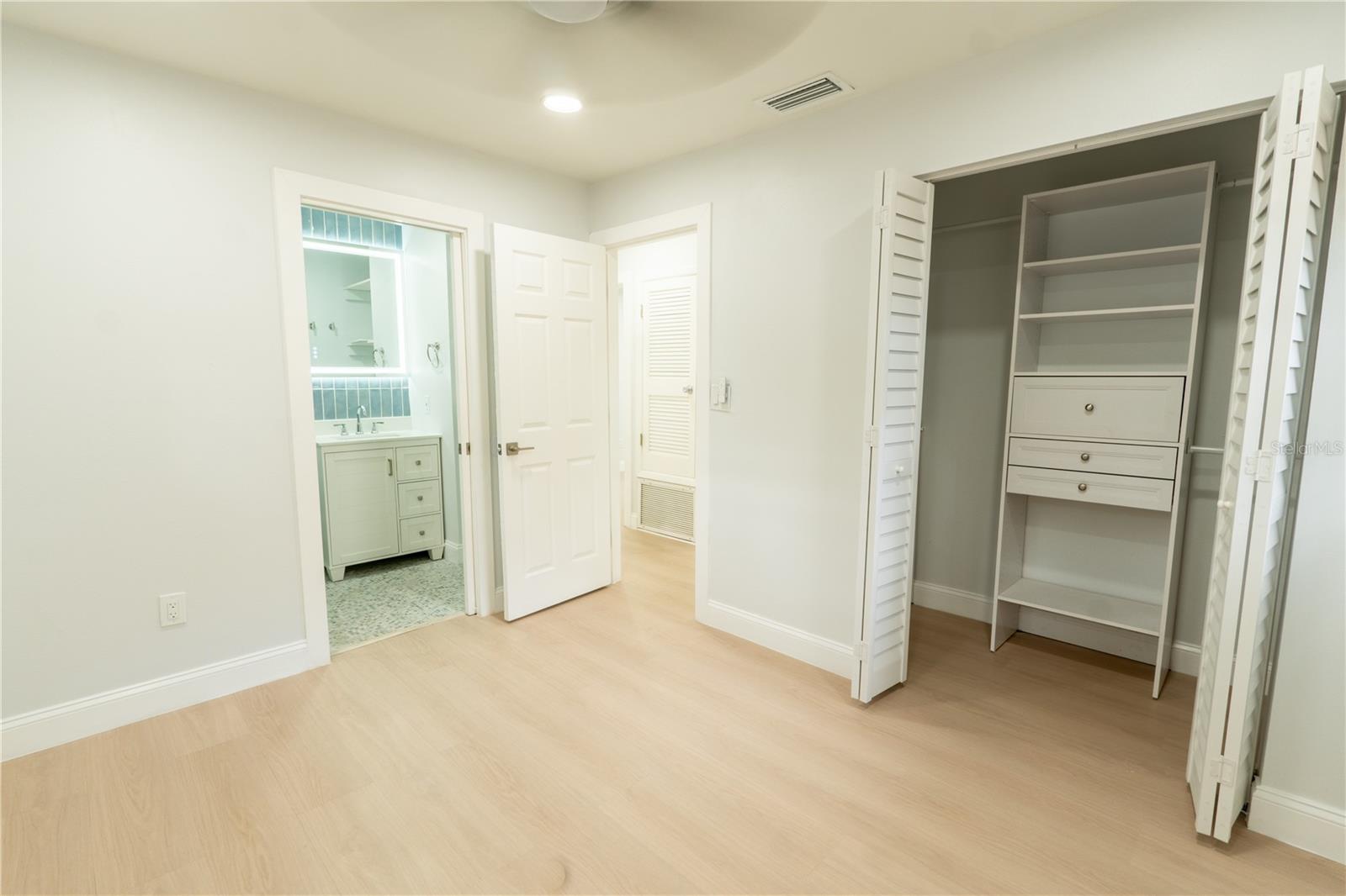 4203 FAWN CIR, TAMPA, FL, 33610