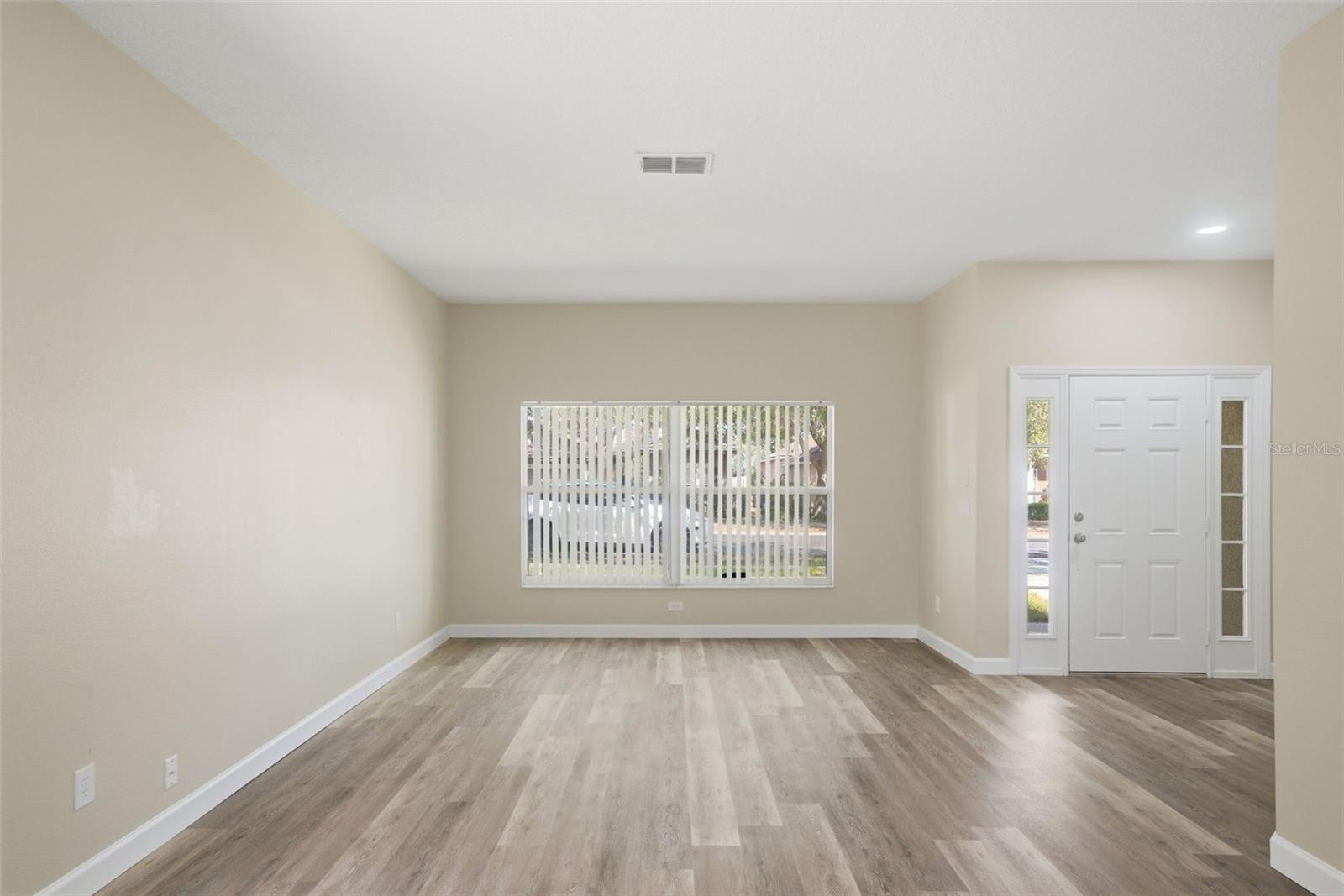 1212 LONGVILLE CIR, TAVARES, FL, 32778