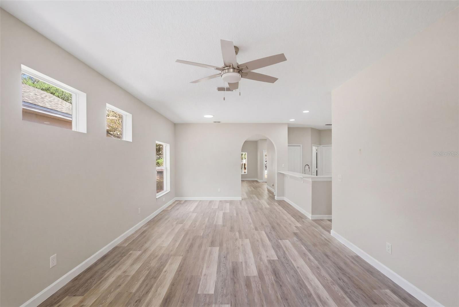1212 LONGVILLE CIR, TAVARES, FL, 32778