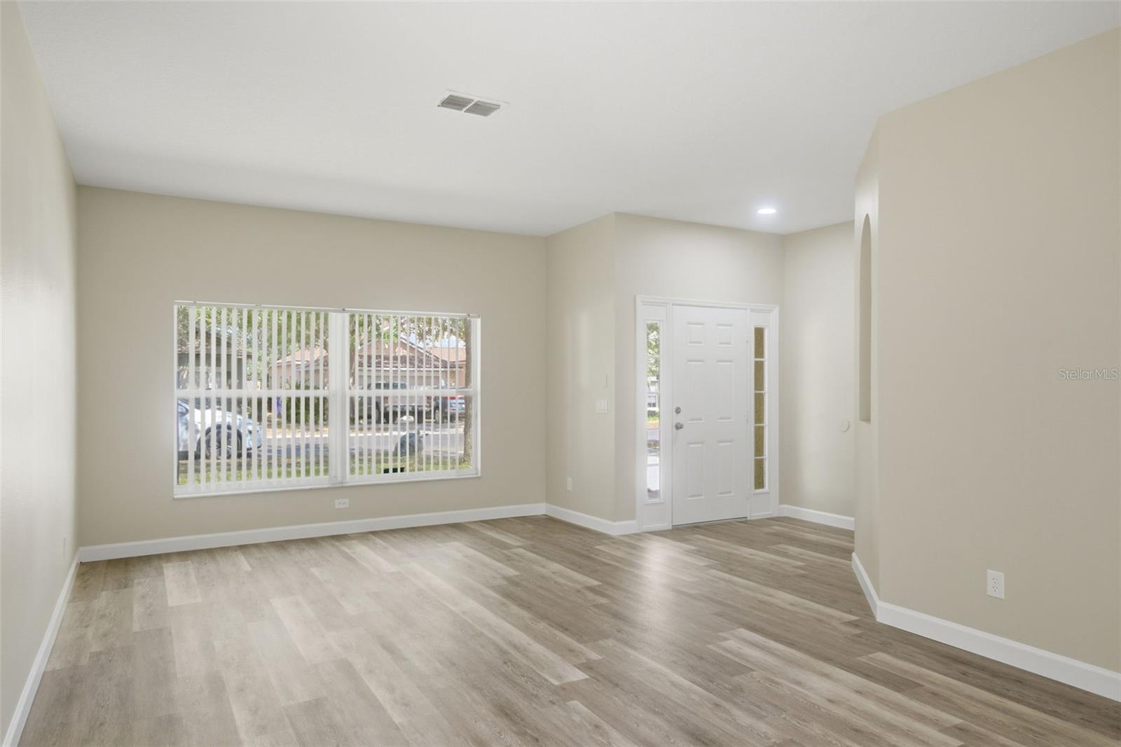 1212 LONGVILLE CIR, TAVARES, FL, 32778