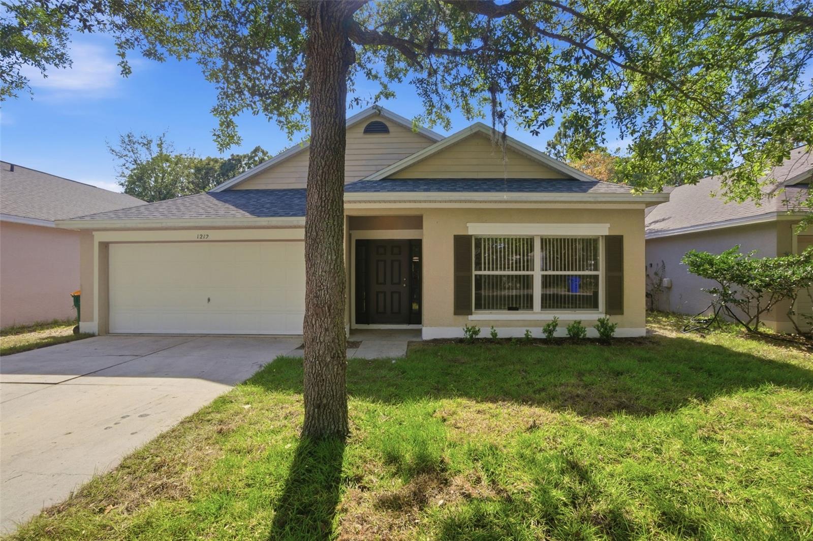 1212 LONGVILLE CIR, TAVARES, FL, 32778