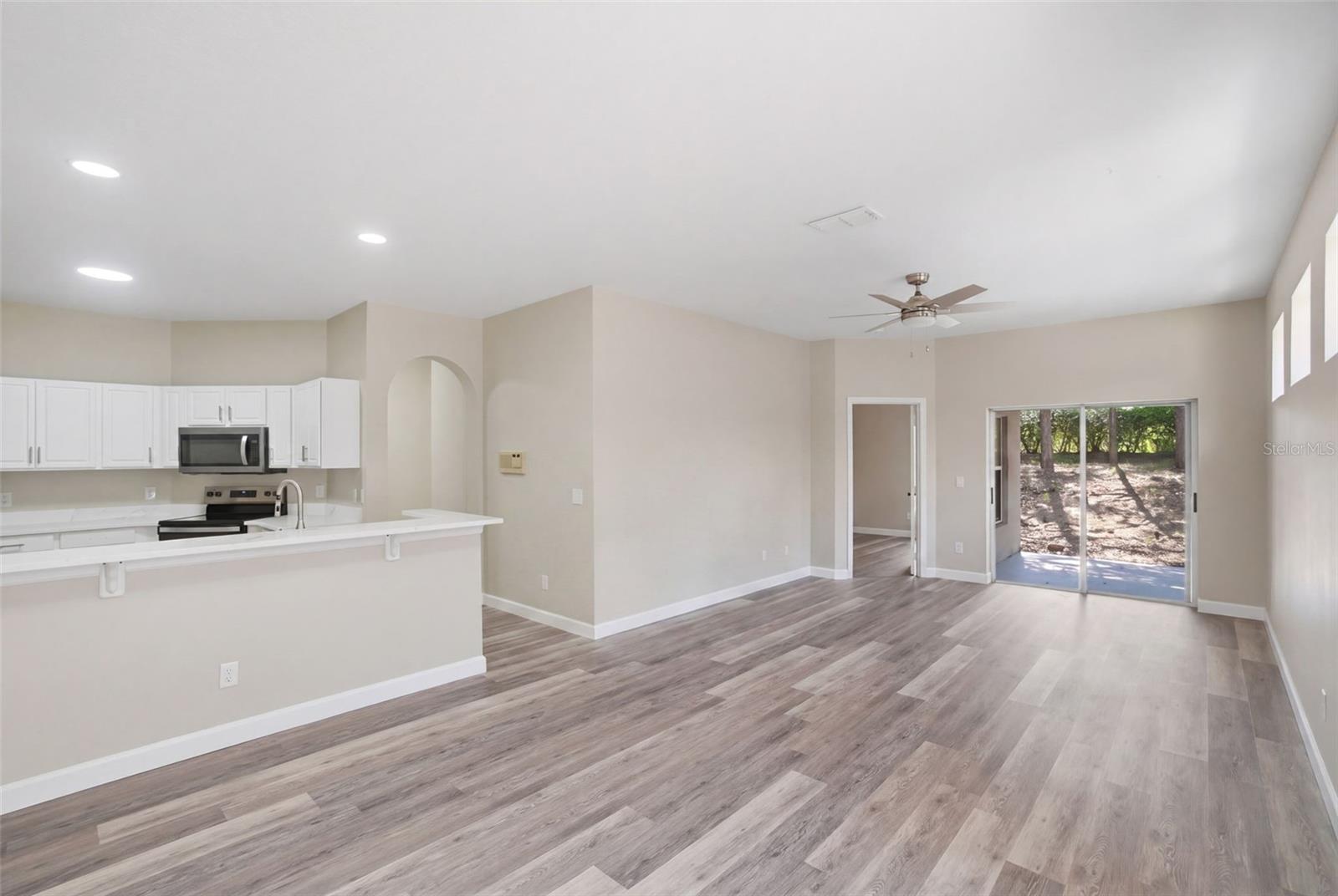 1212 LONGVILLE CIR, TAVARES, FL, 32778