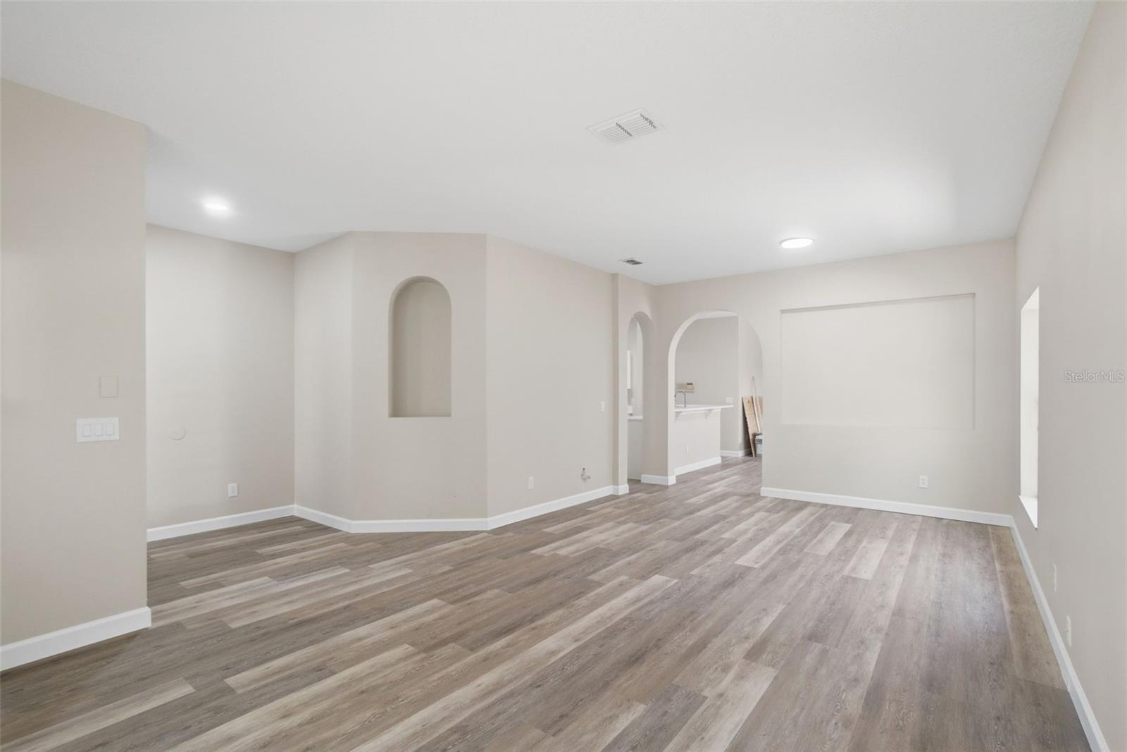 1212 LONGVILLE CIR, TAVARES, FL, 32778