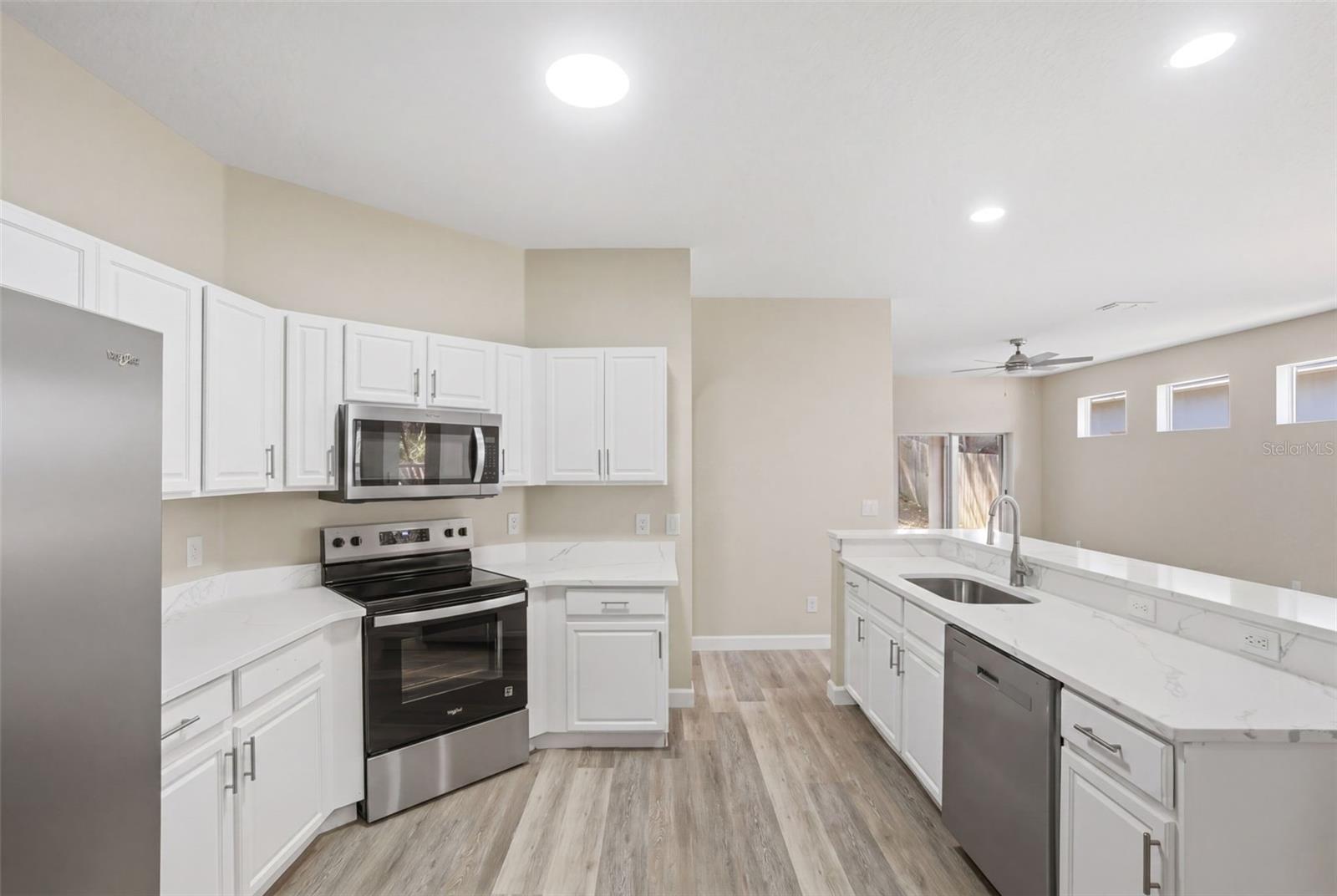 1212 LONGVILLE CIR, TAVARES, FL, 32778