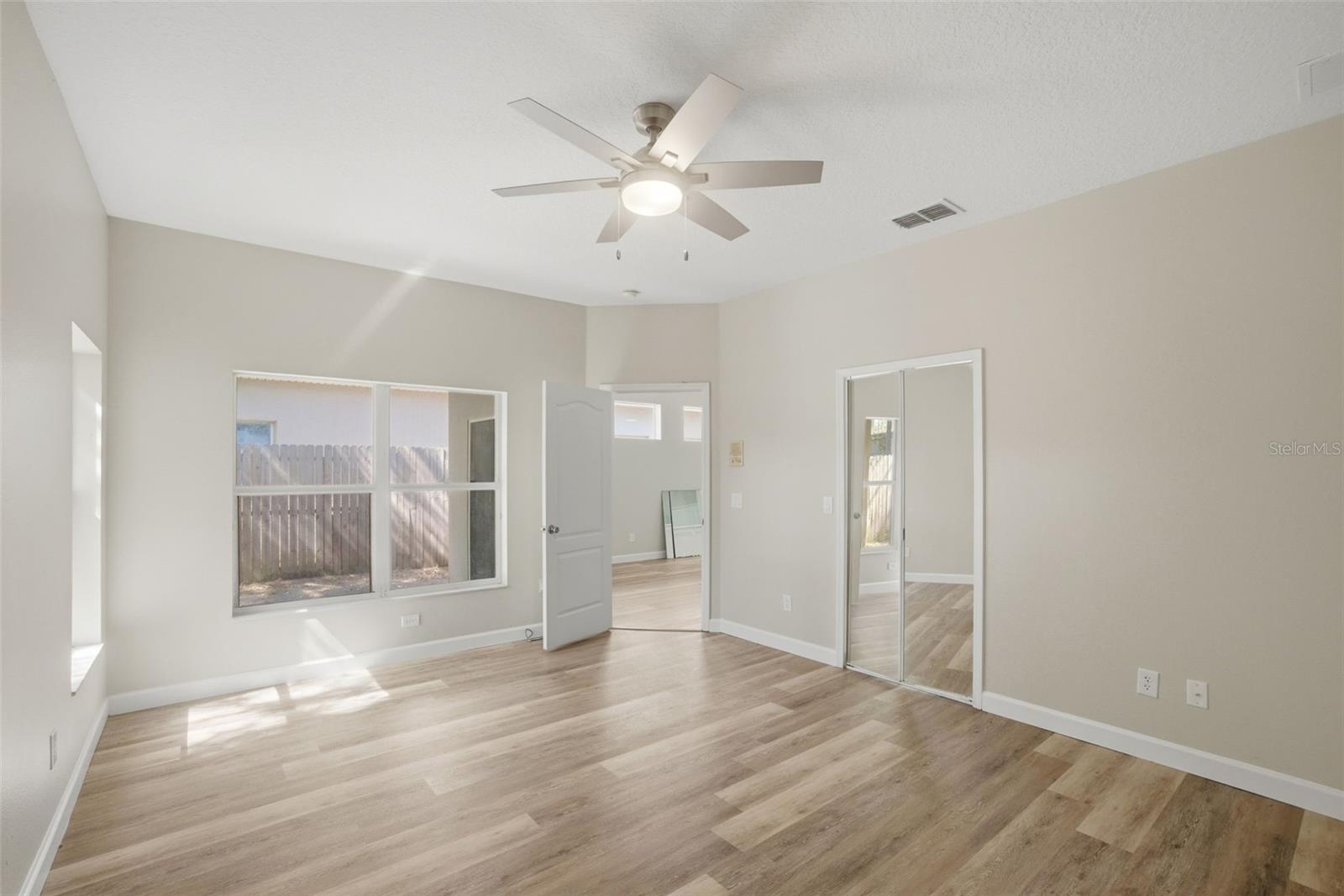 1212 LONGVILLE CIR, TAVARES, FL, 32778