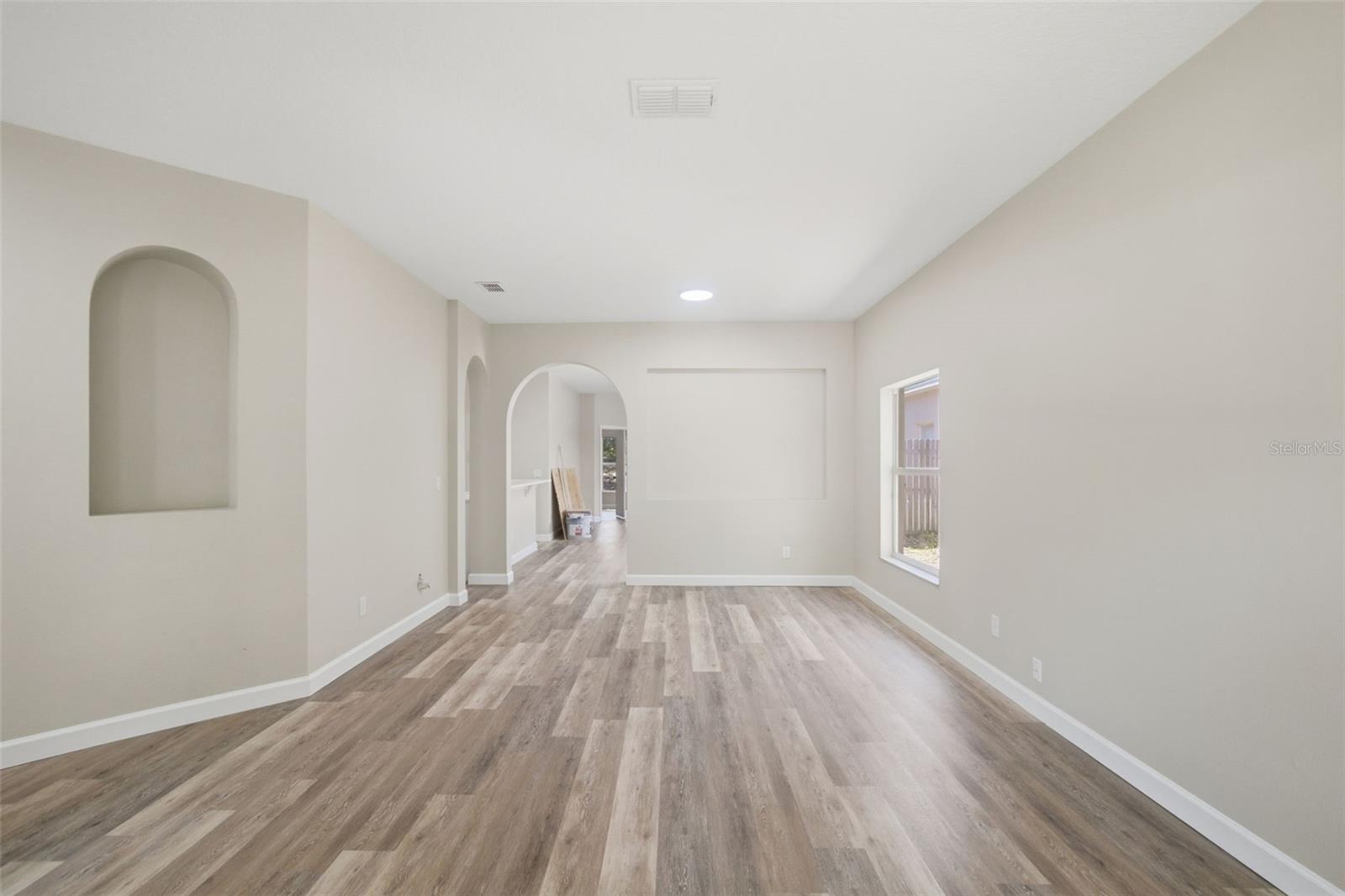 1212 LONGVILLE CIR, TAVARES, FL, 32778