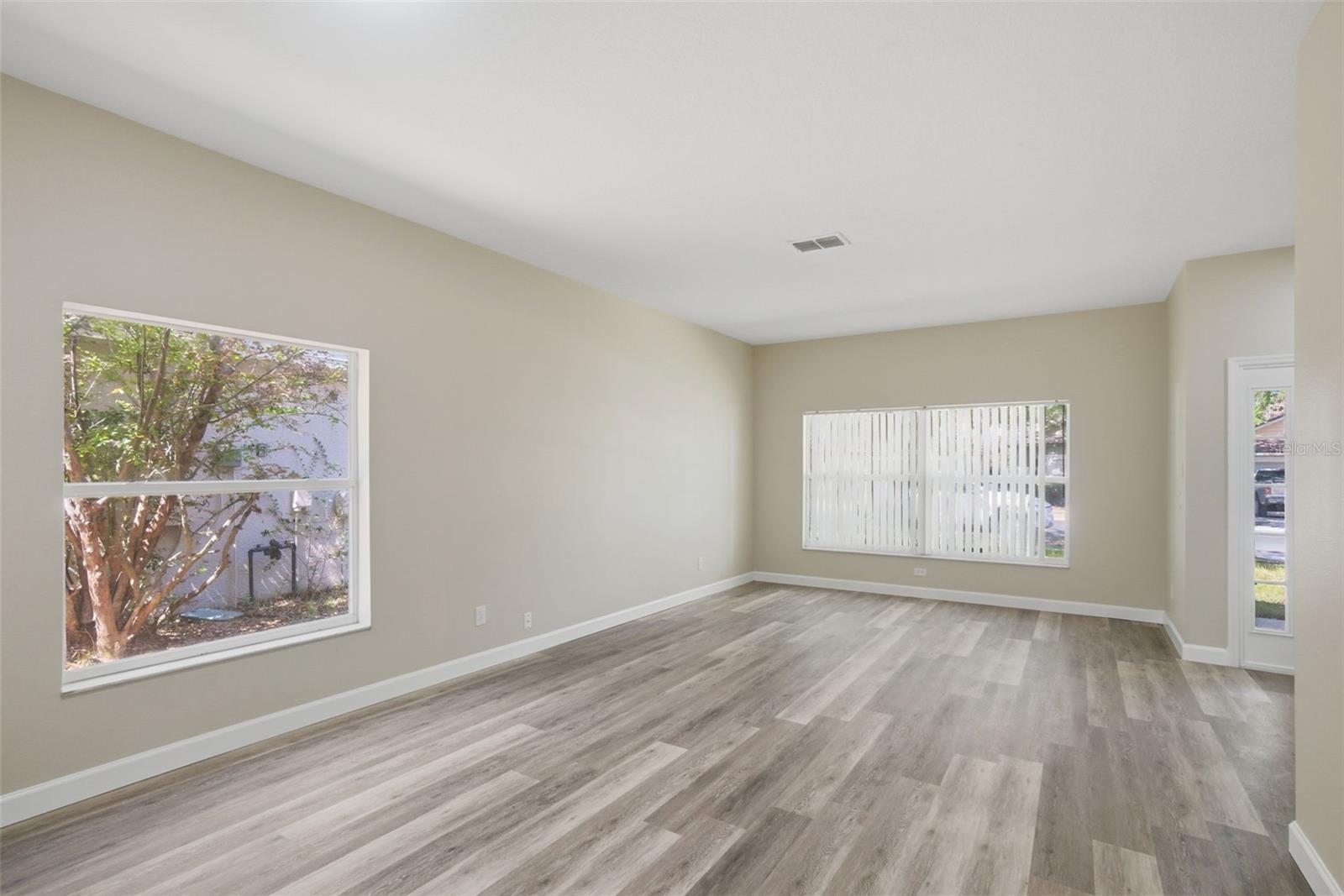 1212 LONGVILLE CIR, TAVARES, FL, 32778