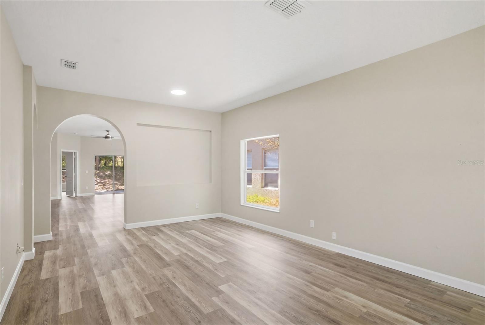 1212 LONGVILLE CIR, TAVARES, FL, 32778