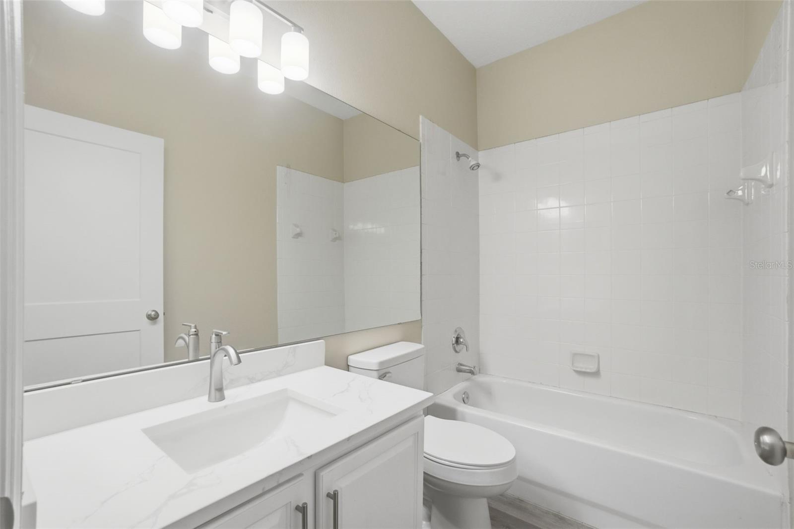 1212 LONGVILLE CIR, TAVARES, FL, 32778