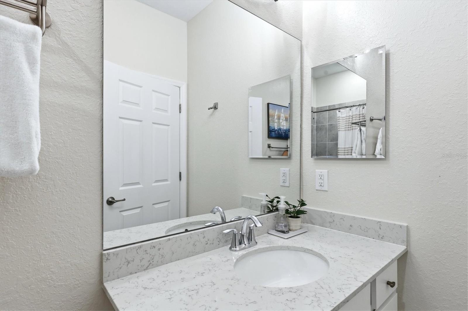 18008 GAWTHROP DR #401, BRADENTON, FL, 34211
