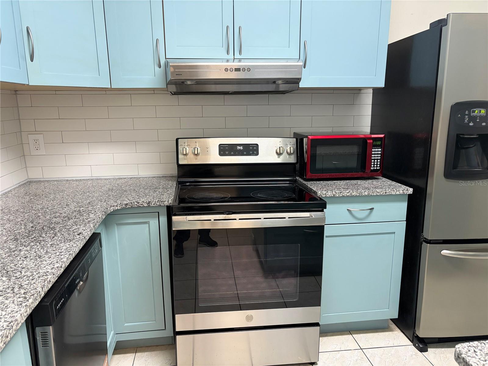 1382 HENDREN DR, ORLANDO, FL, 32807