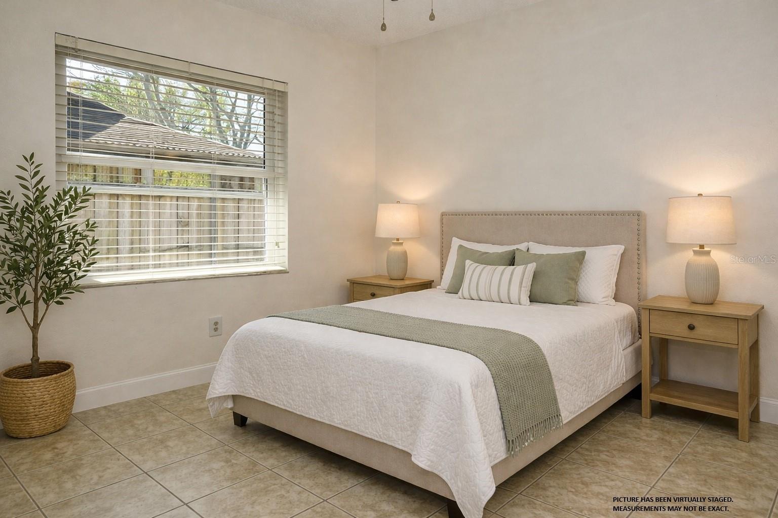 1382 HENDREN DR, ORLANDO, FL, 32807