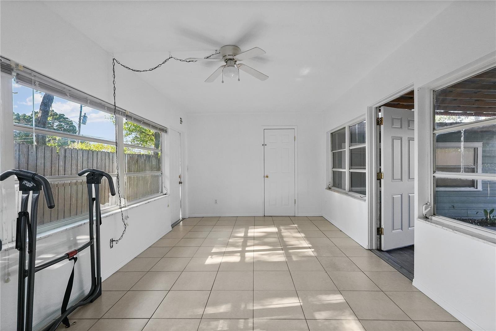 3027 BURLINGTON AVE N, ST PETERSBURG, FL, 33713