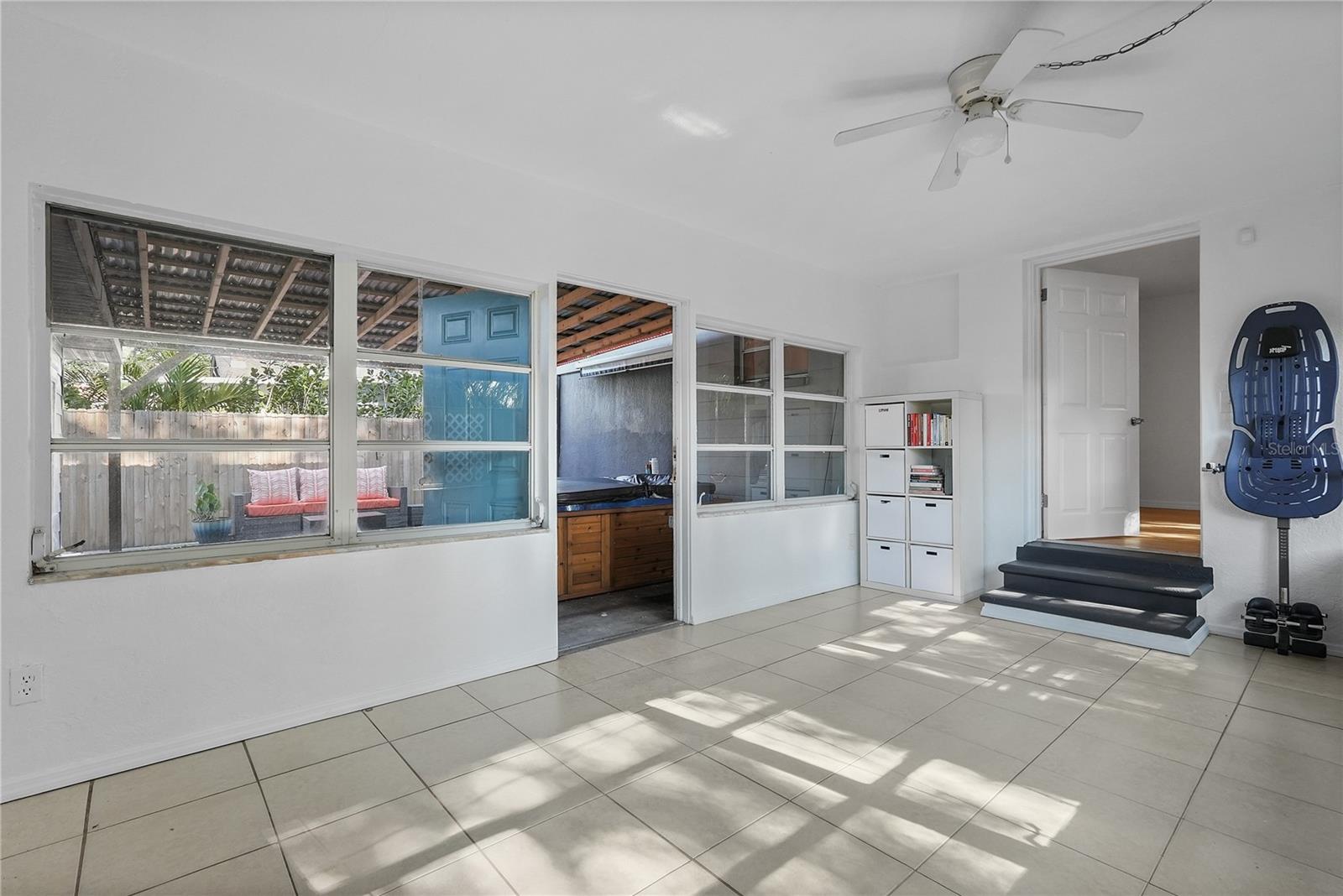 3027 BURLINGTON AVE N, ST PETERSBURG, FL, 33713