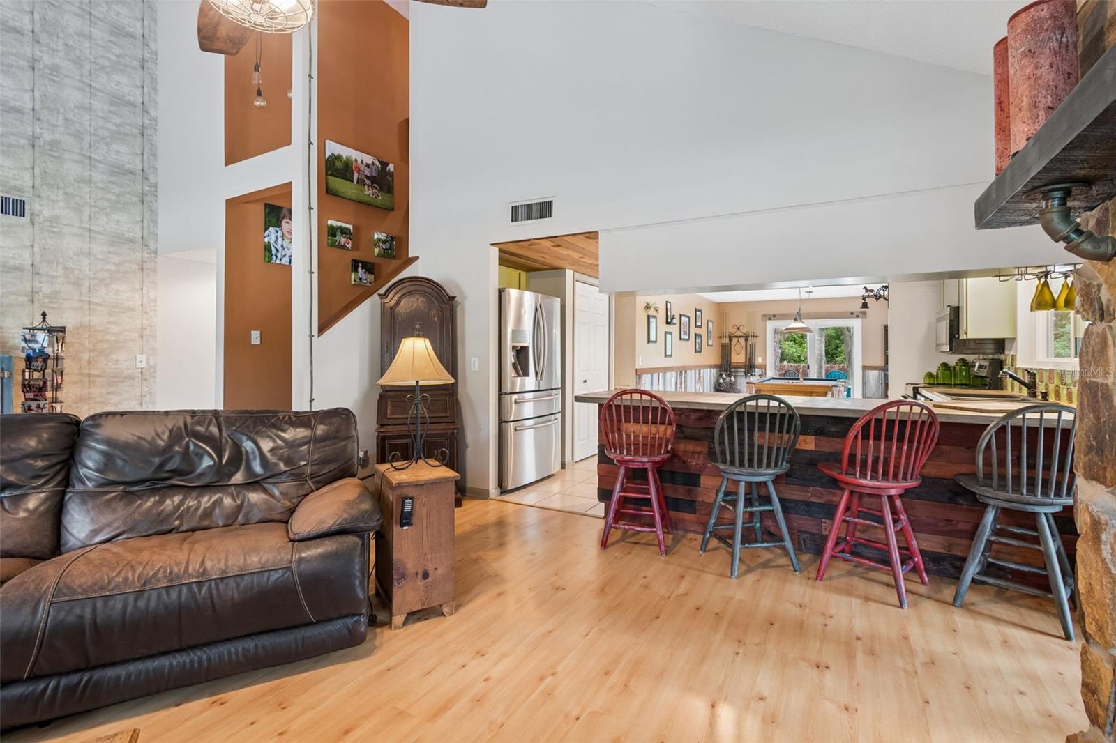 2525 VICTARRA CIR, LUTZ, FL, 33559