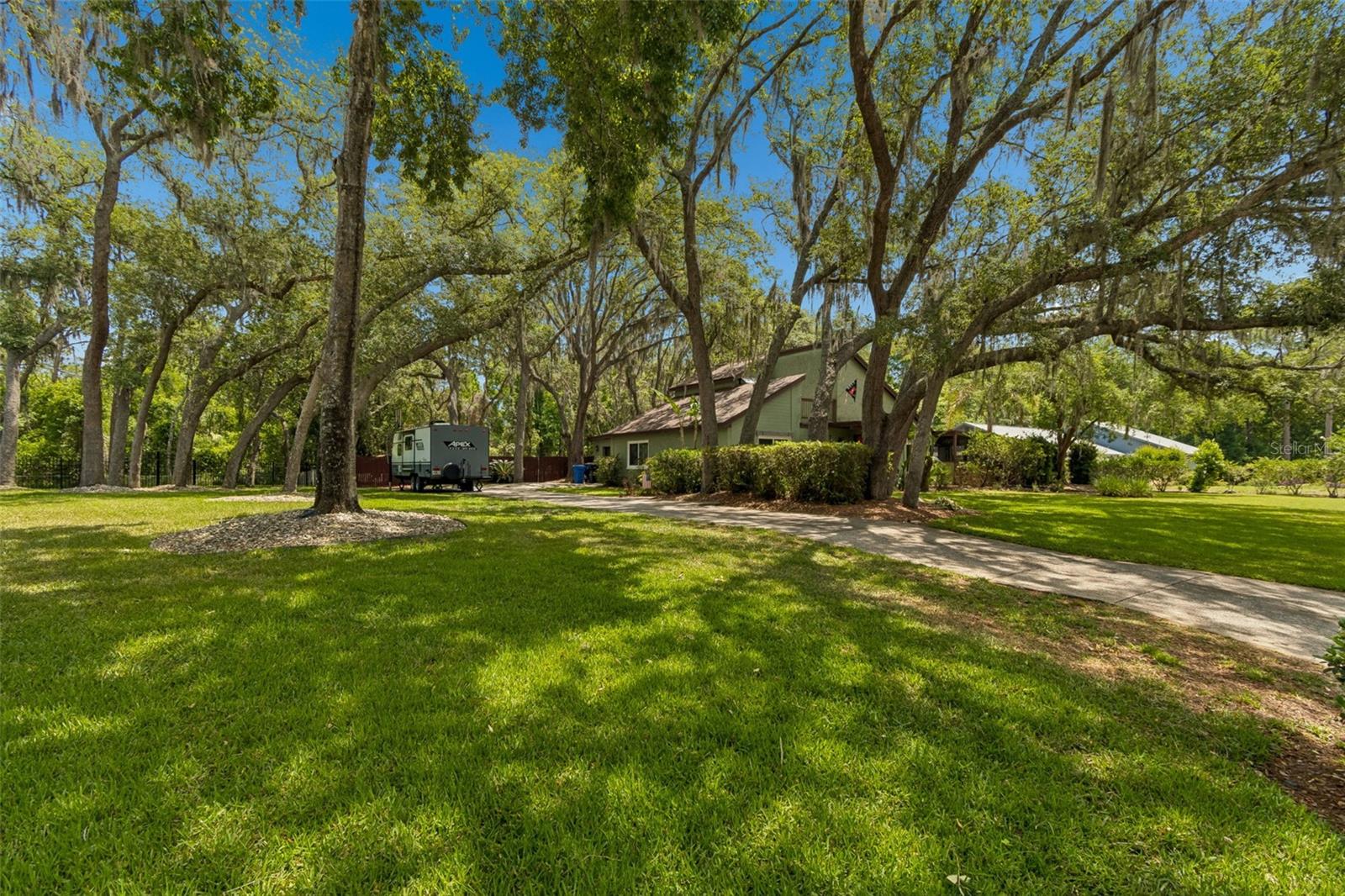 2525 VICTARRA CIR, LUTZ, FL, 33559